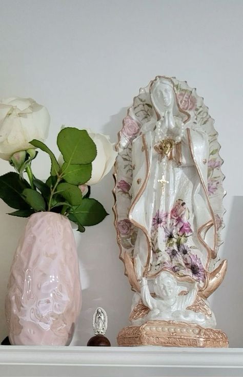 Virgin Mary Art, Mexican Culture Art, Pastel Home Decor, Catholic Decor, Catholic Images, Home Altar, House Things, Dream Room Inspiration, Mexican Culture