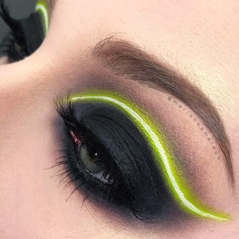 Futuristic Makeup, Fantasy Make-up, Make Up Designs, Neon Makeup, Rave Makeup, Beauty Make-up, Black Makeup, Creative Eye Makeup, Crazy Makeup