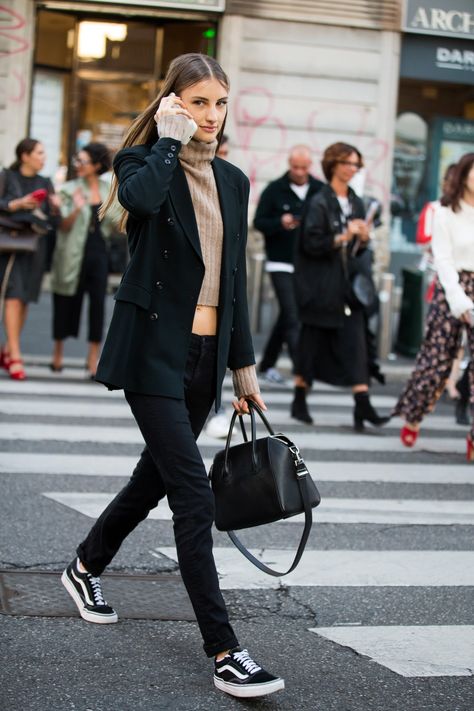 With a Blazer, Cropped Turtleneck, and Low-Rise Pants Jeans With Fishnets, Street Style Women Winter, Street Style Women Casual, Estilo Vans, Outfit Vans, Cropped Fur Jacket, Bright Pants, How To Wear Vans, Sleeved Velvet Dress