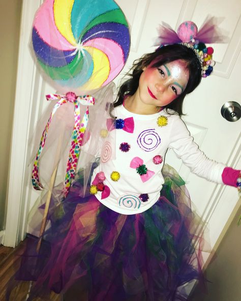 Diy Lollipop Costume, Candy Monster Costume, Candy Land Outfit Ideas, Candy Halloween Costume Diy, Candy Princess Costume, Candy Costume Diy, Cotton Candy Costume Diy, Candy Crush Costume, Popcorn Costume Diy