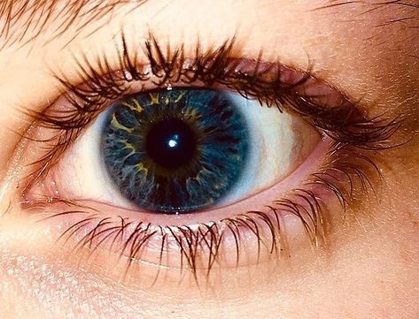 Unusual Eye Color, Unnatural Eye Color, Unique Eye Color, Two Colored Eyes, Heterochromia Eyes, Unique Eyes, Blue Eyes Aesthetic, Multi Colored Eyes, Neon Tattoo