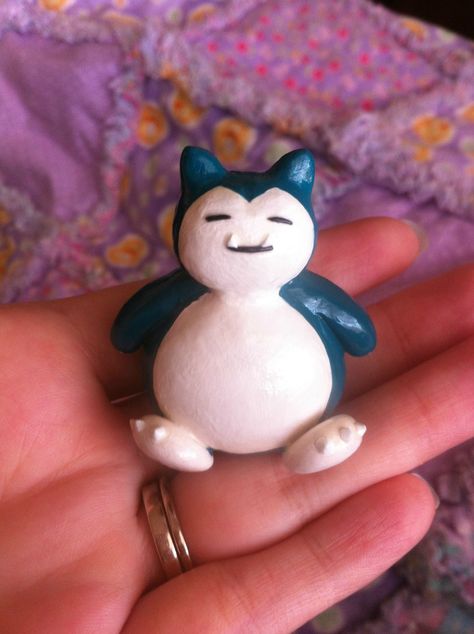 Snorlax Polymer Clay, Pokemon Clay Sculpture, Snorlax Clay Art, Mini Clay Pokemon, Cute Things To Sculpt, Clay Art Pokemon, Pokemon Gift Ideas Diy, Clay Pokemon Easy, Snorlax Ceramic