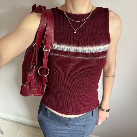 Cozy Red Knitted Top, Grunge Crochet, Vintage V-neck Knitted Tops, Corp Core, Vintage Red Knitted Tops, Fitted Vintage Sleeveless Crochet Top, Vintage Sleeveless Crochet Top, Girly Streetwear, Knit Top Pattern Free