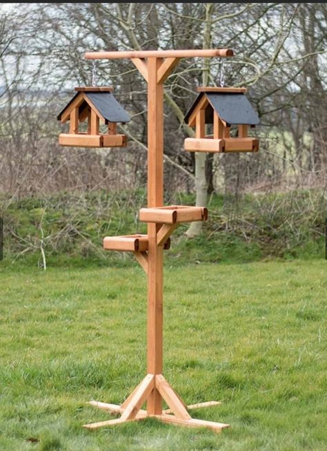 Bird Feeder Station, Backyard Birds Sanctuary, Wood Bird Feeder, Bird Feeder Plans, Wooden Bird Feeders, Homemade Bird Houses, Bird Feeding Station, Bird Tables, Homemade Bird Feeders