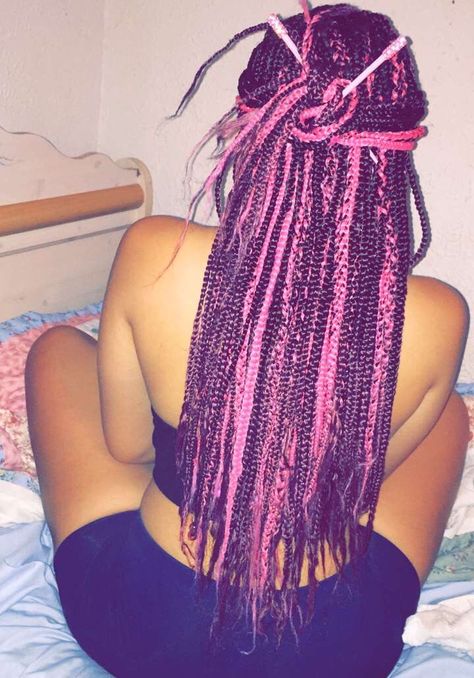 Pink and purple Box braids 🎀 Pink And Green Box Braids, Pink And Purple Box Braids, Purple Box Braids, 4c Natural Hairstyles Short, Black Box Braids, Purple Braids, Hairstyles List, Curly Hair Beauty, Quick Weave Hairstyles