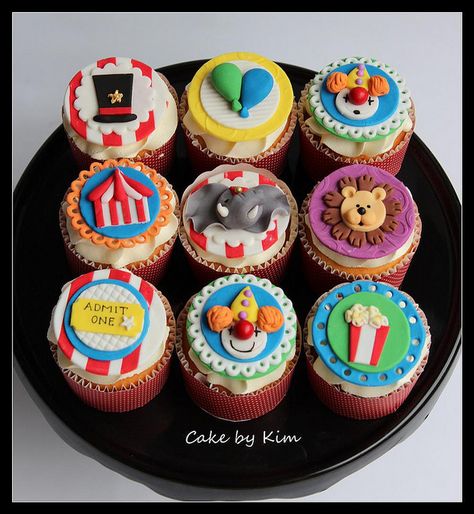 Carnival Birthday Cakes, Circus Birthday Party Decorations, Dumbo Birthday Party, Circus Cupcakes, Carnival Cupcakes, Circus Cakes, Circus Cookies, Carnival Cakes, Circus Birthday Party Theme