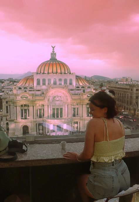 must visit café in mexico city (save for later) - finca don porfirio, located right across from the palacio de bellas artes (inside the department store sears) ☕️🦋 it has the best views of palacio de bellas artes, i’d recommend going around sunset #mexicocity #mexico #travelmexico #mexicomagico Mexico City Photo Ideas, Vision Board Mexico City, Mexico Photo Ideas, Mexico City Photoshoot, Photos In Mexico City, Mexico City Photography, Frida Kahlo Museum Mexico City, City Outfit, Visit Mexico