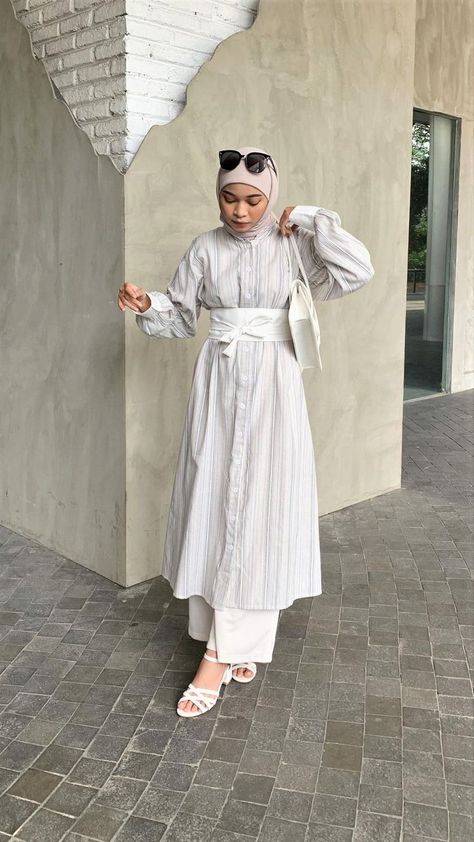 Feminim Style Outfit, Outfit Kondangan Casual, Ootd Korean Style Hijab, Tunik Hijab Style, Aesthetic Outfits Hijab, Lebaran Outfit, Mix And Match Outfits Hijab, Ootd Lebaran, Korean Style Hijab