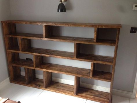 Restaurant Storage, Scaffold Furniture, Coffee Bar Design, Chic Room, Furniture Bookshelves, Wood Bookcase, Bookshelves Diy, Sustainable Furniture, Recycled Items