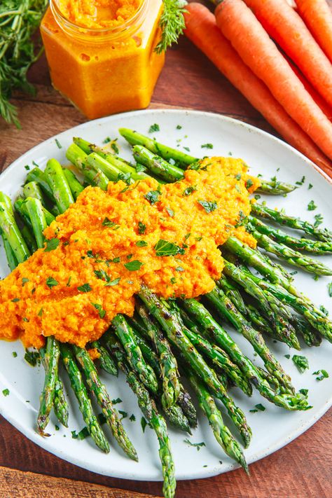 Grilled Asparagus with Carrot Ginger Dressing Dressing Closet, Asparagus Carrots, Carrot Ginger Dressing, Vegetarian Recepies, Closet Cooking, Alkaline Recipes, Easter Dinner Recipes, Ginger Dressing, Carrot And Ginger