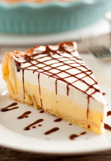 Cream Puff Pie, Eclair Pie, Cream Puff Cake, Puff Cake, Cream Puff Cakes, Chocolate Cream Pie Recipe, Cup Cookie, Mississippi Mud Pie, Creamy Pie