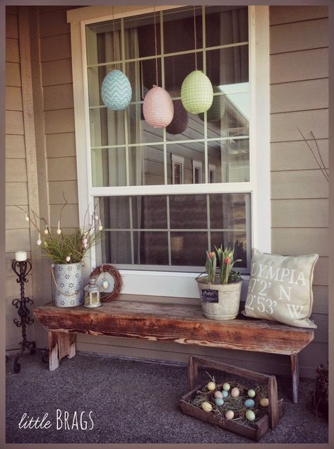 Easter Front Porch Decorations, Easter Front Porch Decor, Easter Front Porch, Easter Porch Decor, Diy Osterschmuck, Easter Outdoor, Porch Bench, Spring Porch Decor, Natural Things