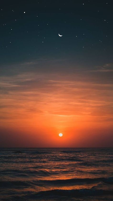 Magical Sunset, Beach Sunset Wallpaper, Planets Wallpaper, Moon Photography, Beach Wallpaper, Sunset Wallpaper, Tumblr Photography, Sunset Pictures, Landscape Wallpaper