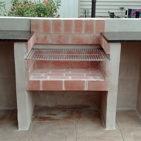 Diy Built In Grill, Aesthetic Backyard Ideas, Aesthetic Bbq, Bbq Aesthetic, Grills Design, Backyard Kitchens, Backyard Kitchen Ideas, Grill Backyard, Outdoor Bar And Grill