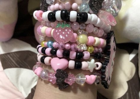 Pulseras Kandi, Bracelets Kandi, Diy Kandi Bracelets, Kandi Inspo, Kandi Perler, Diy Kandi, Bff Bracelets, Homemade Bracelets, Aesthetic Dump