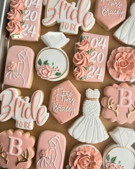 Fall Bridal Shower Cookies, Wedding Sugar Cookies Decorated, Cutout Cookie, Wedding Shower Cookies, Fall In Love Bridal Shower, 100 Birthday, Bridal Cookies, Rose Cookies, Fancy Cupcakes