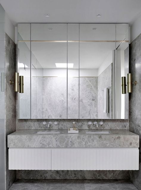 Mim Design, Marble Bathroom, Bathroom Toilets, Mid Century House, Bathroom Renovation, Luxury Bathroom, Bathroom Inspiration, The Mirror, The Bathroom