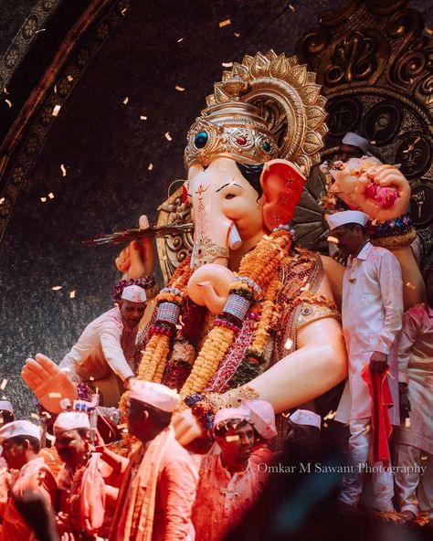 Lalbagh Cha Raja, Bappa Photo, Photos Of Ganesha, Ganesh Ji Images, Space Art Gallery, Ganpati Bappa Photo, Ganesha Drawing, Cute Photo Poses, Ganesh Utsav