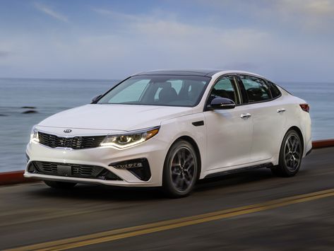 The Best Cars for Teen Drivers, According to Science | Capital One Auto Navigator Kia Optima Turbo, Best Cars For Teens, Car For Teens, Teen Driver, First Cars, Safe Cars, Capital One, Best Cars, Compact Cars