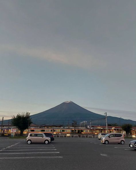 Gunung Fuji dari Kawaguchiko Station 🗓 06 Oktober 2023 . . . . #fuji #mtfuji #kawaguchiko #station #japan #japantrip Gunung Fuji, Japan Travel, Japan, Quick Saves, Kos