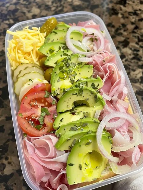 Banana Peppers, Healthy Lunch Snacks, Avocado Banana, Perfect Lunch, Protein Shake Recipes, Shredded Lettuce, Provolone Cheese, Stuffed Banana Peppers, Bariatric Recipes