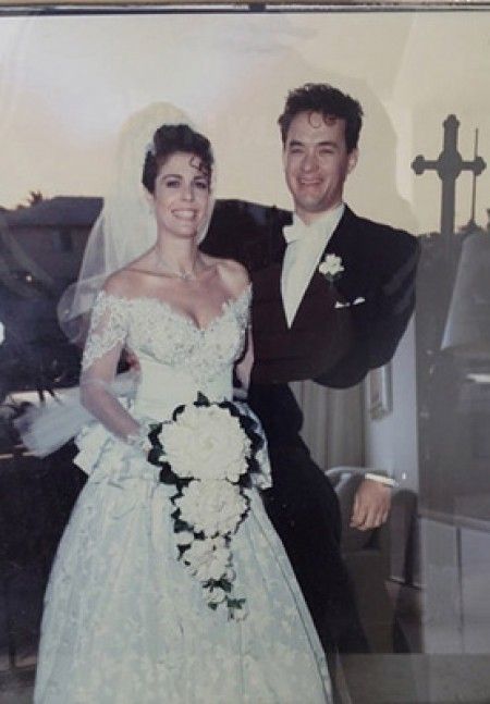 Tom Hanks & Rita Wilson 1988 Retro Weddings, 1980s Wedding, Famous Wedding Dresses, 70s Wedding Dress, Rita Wilson, Celebrity Wedding Photos, 1970 Fashion, 1970s Wedding, Annette Funicello