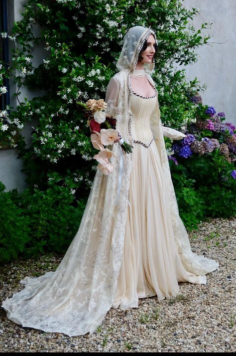 Month Design, Medieval Wedding, My Wedding Dress, Goth Wedding, Victorian Wedding, Dream Wedding Ideas Dresses, Fashion Wedding, Her World, 8 Months