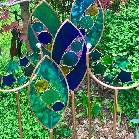 Best Selling Tall Glass Garden Sentry. Stained Glass 44 Stake. Opaque Greens & Blues. Beautiful Eye Catching Copper Framed Yard Decoration - Etsy Stained Glass In The Garden, Stained Glass Garden Art, Stained Glass Garden, Ellipse Shape, Glass Diy, Glass Garden Art, Art Of Glass, Copper Frame, Stained Glass Diy