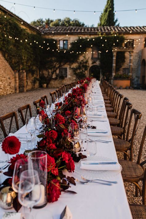 Italian Villa Wedding Decor, Villa Wedding Decor, Al Fresco Dinner, Spanish Wedding, Beautiful Bars, Villa Wedding, Table Setting Decor, Gala Dinner, Wedding Designer