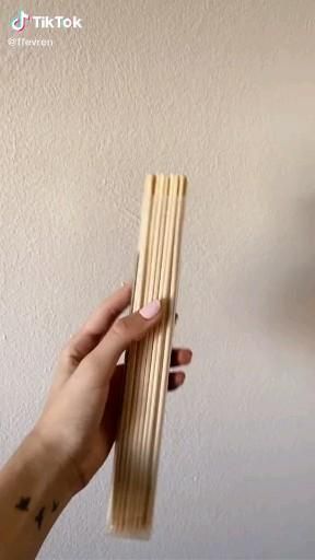 tiktok aesthetic Diy Room Decor Videos, Easy Room Decor, Diy Room Decor For Teens, Easy Diy Room Decor, Tiktok Aesthetic, Cute Diy Room Decor, Diy Wall Art Decor, Study Room Decor, Pinterest Room Decor