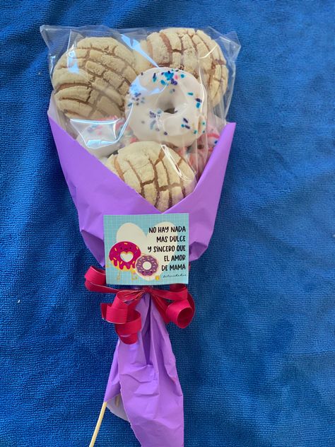 Pan Dulce Bouquet, Padrinos Proposal, Ribbon Crafts Diy, Bouquet Ideas, Ideas Party, Ribbon Crafts, Diaper Cake, Valentines Day, Ribbon