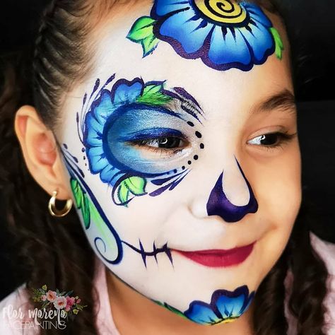 What a beautiful catrina design by Flor Moreno! All that blue!!Thanks for letting us share your beautiful designs on our #JestPaint IG… Candy Skull Face Paint, Candy Skull Pumpkin, Skull Pumpkin Painting, Dia Los Muertos Makeup, Skull Inspiration, Halloween Face Paint Designs, Sugar Skull Face Paint, Face Art Painting, Sugar Skull Painting