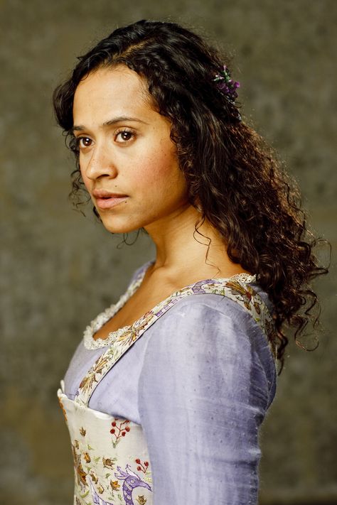 Gwen Merlin Gwen, Merlin Characters, Queen Guinevere, Lancelot And Guinevere, Merlin Tv Series, Angel Coulby, For The Plot, Fantasy Tv Shows