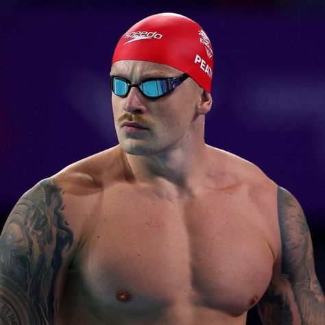 Adam Peaty OBE on Instagram: "50m Commonwealth Champion 🏆 The past few months have been an incredible challenge, probably one of the hardest times I’ve ever had in sport. Illness, injury and inconsistency in training have constantly pushed me down but every single time I chose to get up and fight, even though I knew my body was no where near my best. I’m an immensely proud person and when I can’t get the results I think I deserve I feel like I’ve let everybody down, most importantly the people Adam Peaty Swimming, Adam Peaty, Swimming Pictures, Prom Inspo, Dangerous Love, Poses References, Burn Out, I Deserve, Swimmers