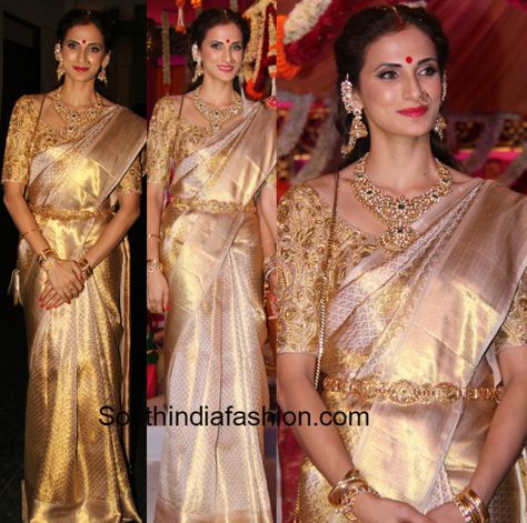 Shilpa Reddy in a gold kanjeevaram saree Gold Saree Wedding, Thalambralu Saree, Gold Kanjivaram Saree, Gold Pattu Saree, White Kanjeevaram Saree, Gold Kanjeevaram Saree, Manavarai Saree, Pattu Sarees Wedding, Rekha Saree