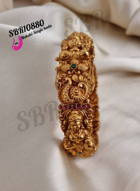 Gold Nakash Bangles, Temple Design Bangles, Temple Design Bangles Gold, Bangels Models, Bangles Jewelry Designs Gold Antique, Nakashi Jewellery Indian Jewelry, Temple Bangles Gold Jewellery, Kada Designs Gold For Women Antique, Fancy Bangles Gold