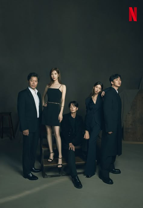 Lee Hyun Wook, Group Shot Photography, Lee Ho Jung, Kim Nam Gil, Yearbook Photoshoot, Headshot Poses, Family Portrait Poses, Photography Poses Family, Family Photo Pose