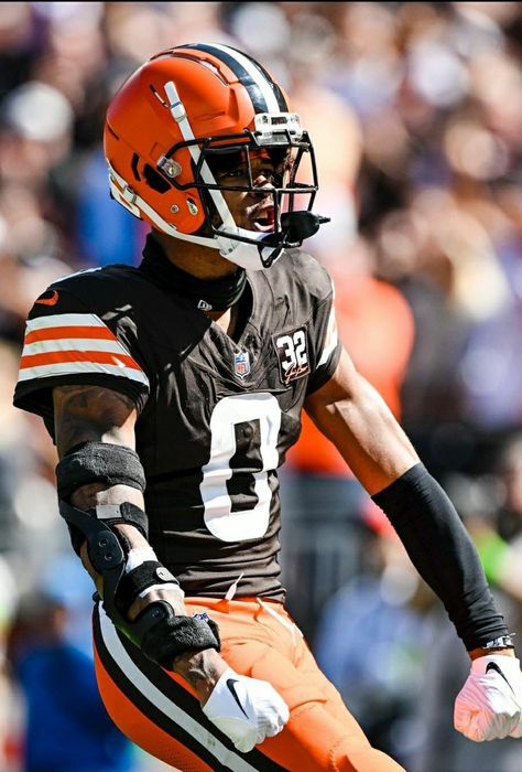 Cleveland Browns Aesthetic, Nfl Wide Receivers Wallpaper, Cleveland Browns Wallpaper, Nfl Browns, Joe Flacco, Browns Game, Cleveland Browns Football, Nfl Cleveland Browns, Browns Football