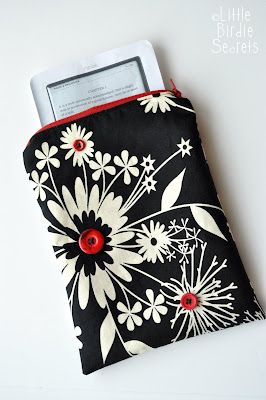 Little Birdie Secrets: how to sew a nook or kindle case {tutorial} Kindle Pouch, Graphic Flowers, Kindle Sleeve, Kindle Cover, Kindle Case, Book Sleeve, Polka Dot Fabric, Creation Couture, Wet Bag