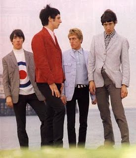 Vintage photo of the band The Who, fashion & rock'n'roll #menswear #vintagefashion #retrostyle #RocknRoll #TheWho Mod Fashion Men, Mod Music, 60s Mod Fashion, Eddie Cochran, 60s Men, John Entwistle, Moon Bear, Keith Moon, Roger Daltrey