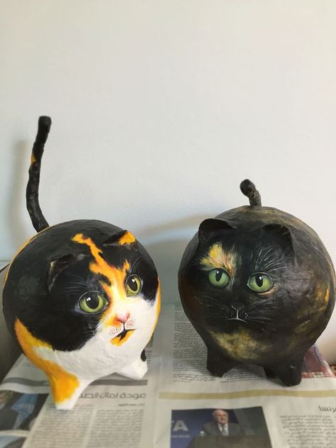 Paper Mache Art Projects, Paper Mache Projects, Paper Mache Animals, Paper Mache Clay, Quilled Paper Art, Paper Mache Art, Paper Mache Sculpture, Paper Mache Crafts, Cardboard Art