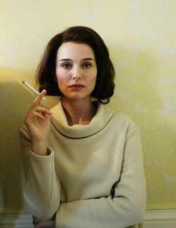 // New still of Natalie Portman in Jackie (2016) dir. Pablo Larraín Jackie Film, Jackie 2016, Natalie Portman Movies, Peter Sarsgaard, Greta Gerwig, Robert Doisneau, I Love Cinema, Female Actresses, Movie Costumes