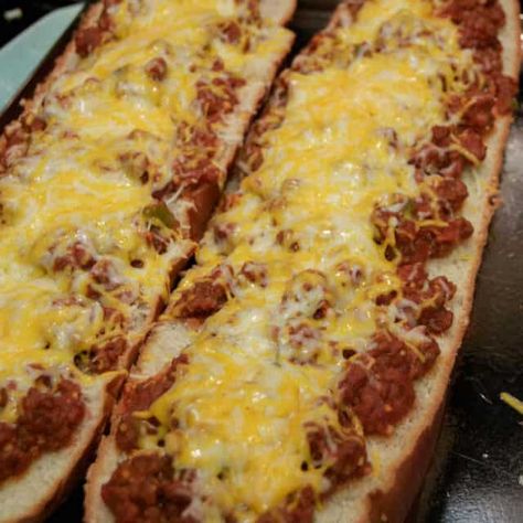 Leftover French Bread, Hamburger Meat Dishes, Beef Recipes Easy Dinners, Grilled Cheese Sloppy Joe, Sandwhich Recipes, Ground Beef Casserole Recipes, French Bread Recipe, French Bread Pizza, Cheap Easy Meals