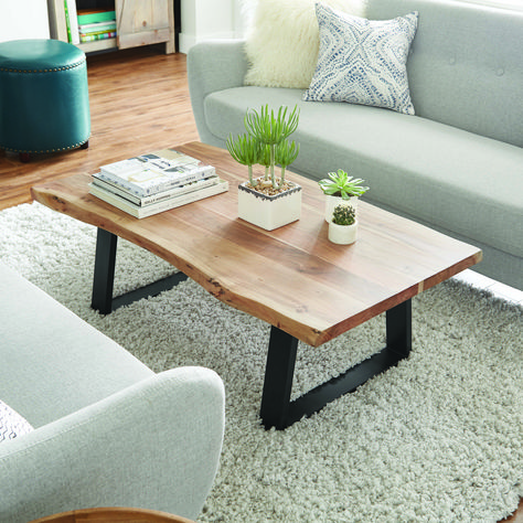 Design Tip: Start with a neutral foundation. Boho chic rooms feature plenty of colour, pattern, texture and finishes. Keep the look cohesive by layering these elements around a neutral base, such as an area rug and sofas in the same colour. #coffeetable #boho #livingroom Acacia Wood Table, Wood Table Design, Inside Decor, Diy Coffee Table, Boho Living Room, A Living Room, Living Room Coffee Table, Coffee Table Design, Coffee Table Wood