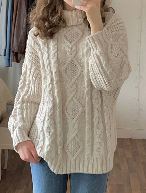 rory gilmore sweater Crochet Blanket Sweater, Gilmore Girls Sweater, Rory Gilmore Sweater, Gilmore Sweater, Winter Christmas Outfits, Outfit Ideas For Winter, Vanilla Girl Aesthetic, Short Sweater Dress, Crocheted Blankets