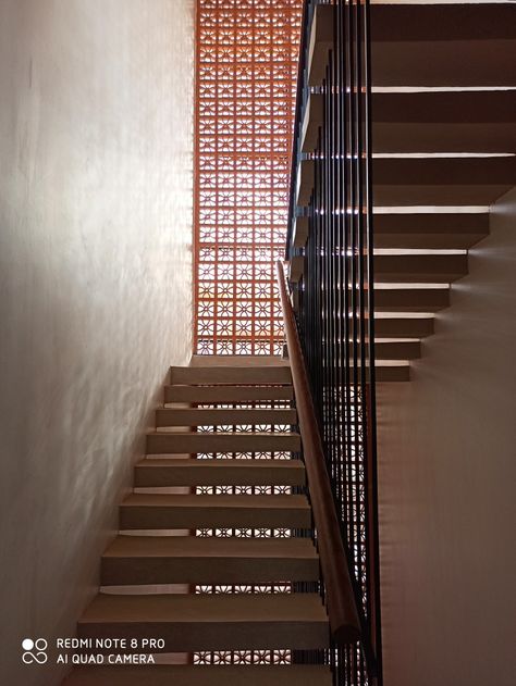 Staircase Jali Design, Brick Jali Design Exterior, Jali Brick Design, Jaali Wall Design, Staircase Tower Design Exterior, Brick Jaali Design, Staircase Elevation Exterior, Brick Wall Architecture, Brick Stairs