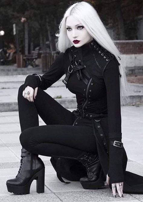 Internet Shopping, Black Clothes, Goth Women, Goth Girl, Gothic Girls, Gothic Outfits, Goth Outfits, Dark Beauty, Alternative Outfits