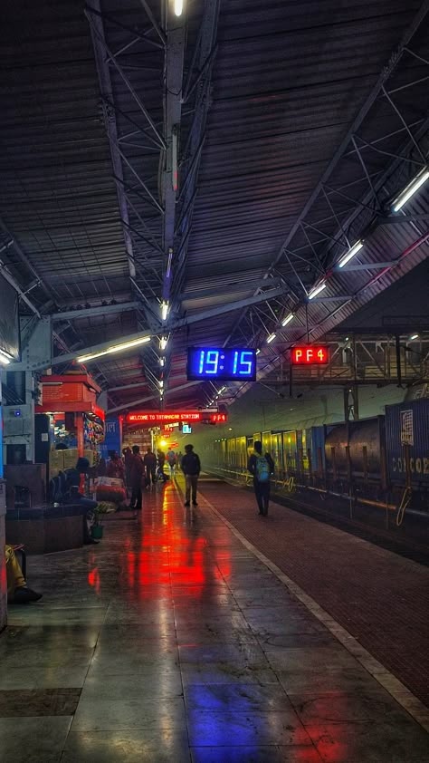 Railway Pictures Ideas, Bangalore Railway Station Snap, Bangalore Railway Station, Railway Station Snap, Railway Station Aesthetic, Night Train Aesthetic, Train Station Aesthetic, Train Night, India Railway