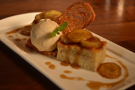 Croissant Bread Pudding bananas foster sauce, toasted cinnamon ice cream Bread Pudding Plating Ideas, Banana Bread Plating, Bread Pudding Plating, Bananas Foster Sauce, Food Plating Design, Caramel Bread Pudding, Croissant Bread Pudding, Bread Pudding Recipes, Plating Design