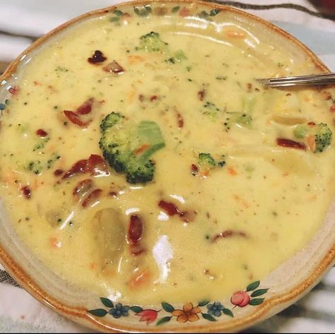 Broccoli Potato Cheese Soup, Potato Cheese Soup, Weight Watchers Dinners, Recipes For Soup, Stir Fry Shrimp Recipes, Soups To Make, Broccoli Potato, Friday Dinner, Potato Cheese